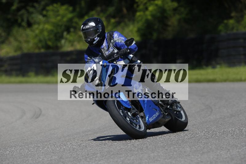 /Archiv-2024/29 12.06.2024 MOTO.CH Track Day ADR/Gruppe blau/21